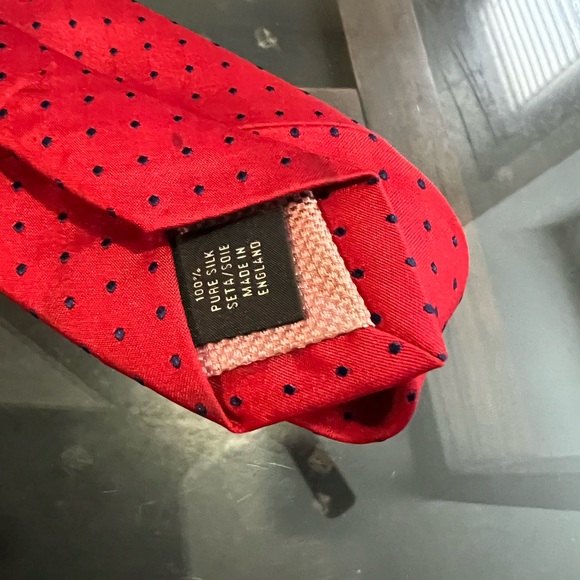 Thomas Pink Red Dot Tie - Picture 5 of 5